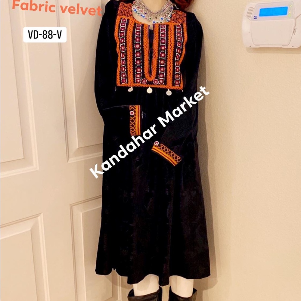Dress - Picture 4 of 6